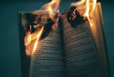 livro-queimando